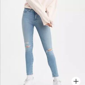Levi’s 721 high rise skinny Jean distressed light